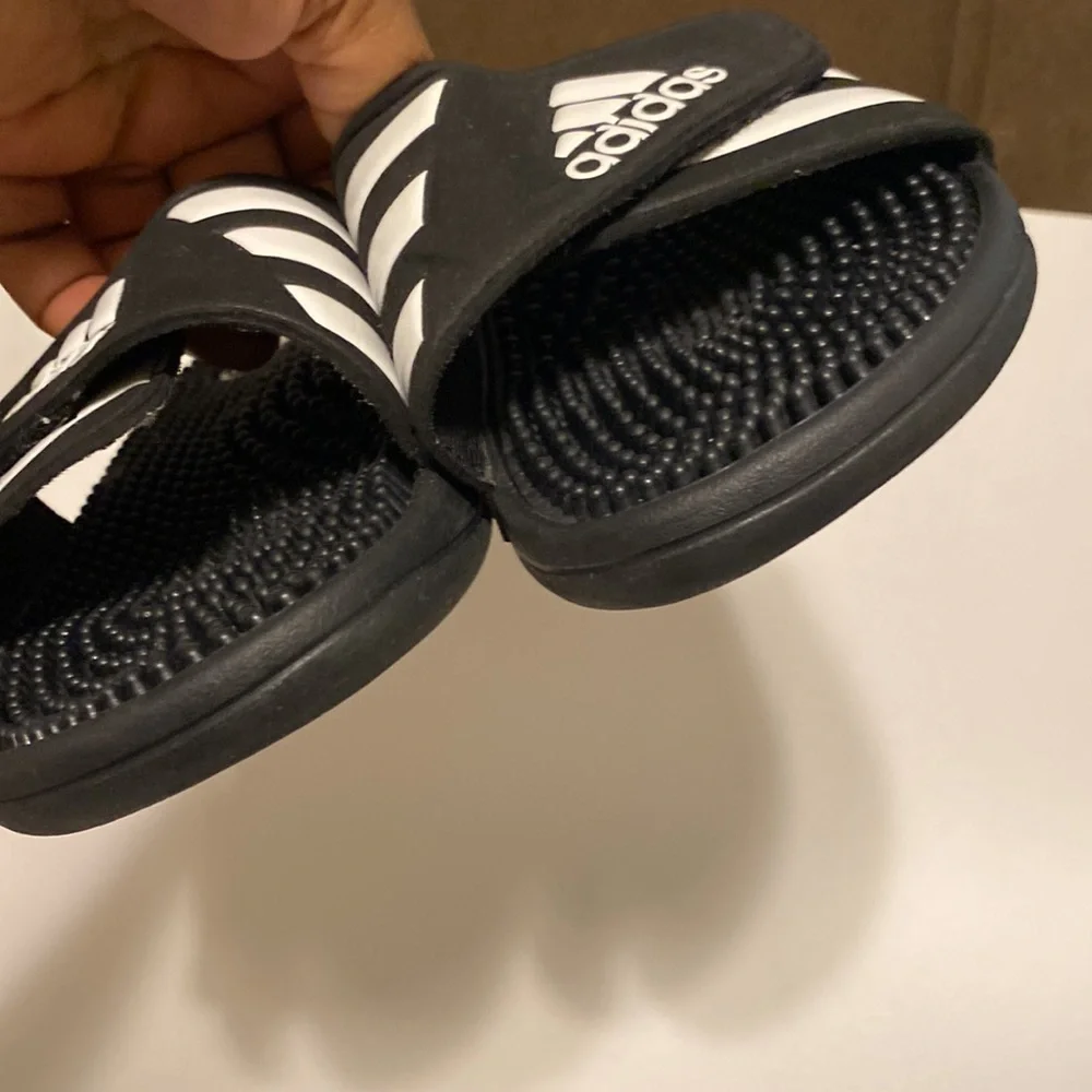 adidas kids slides shoes size 5 black & white color